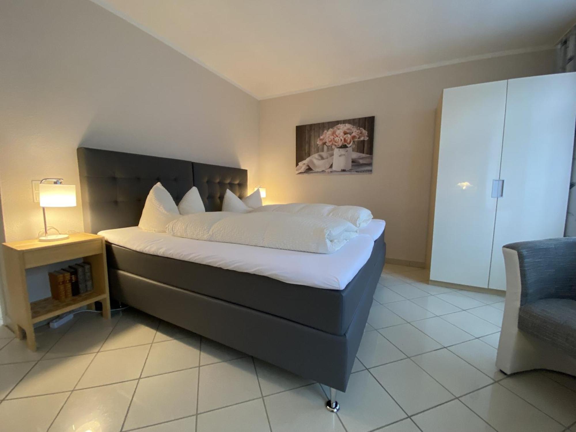 Apartments Und Zimmer Gaestehaus Matthias Дрезден Екстериор снимка