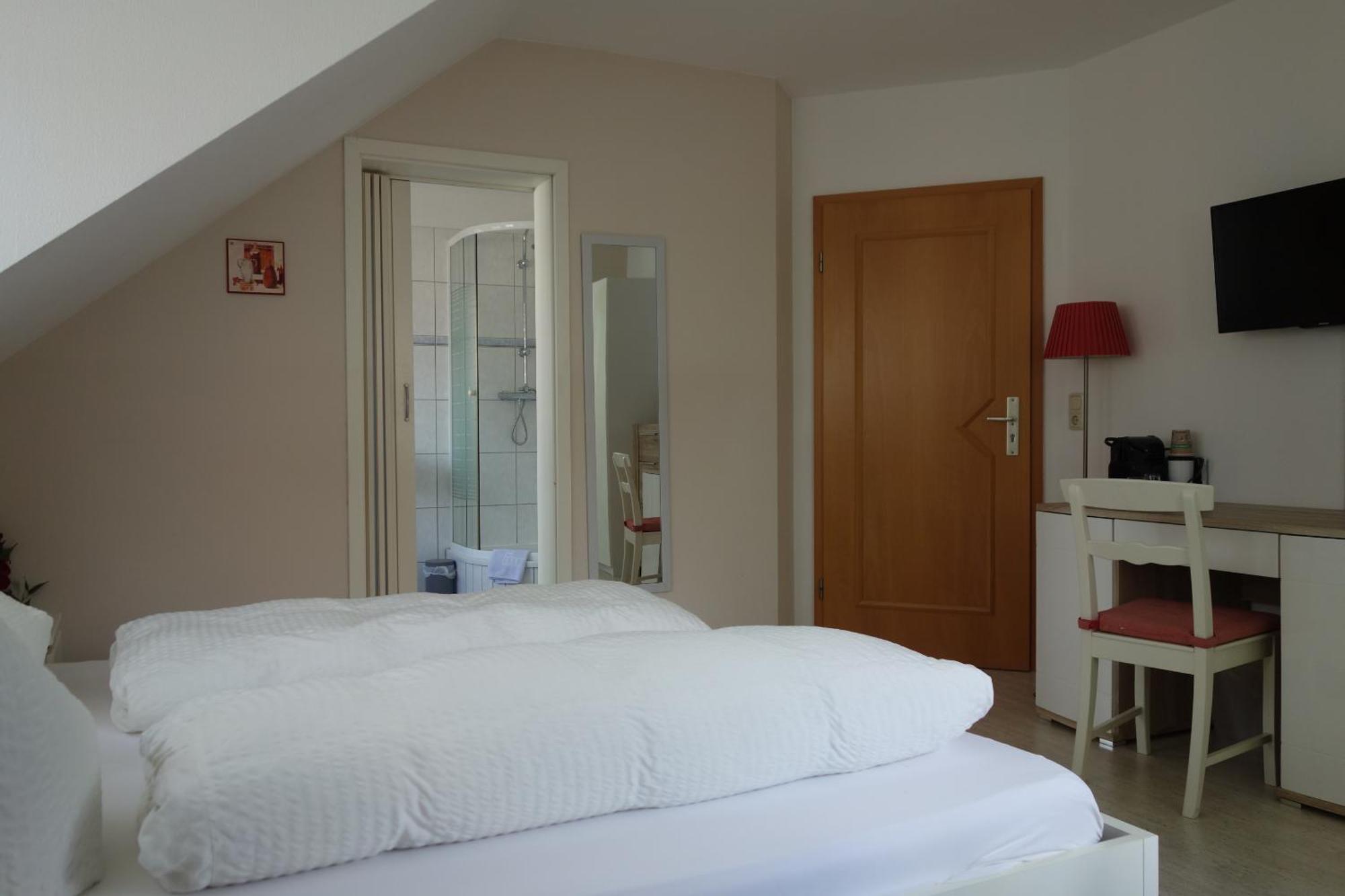 Apartments Und Zimmer Gaestehaus Matthias Дрезден Стая снимка