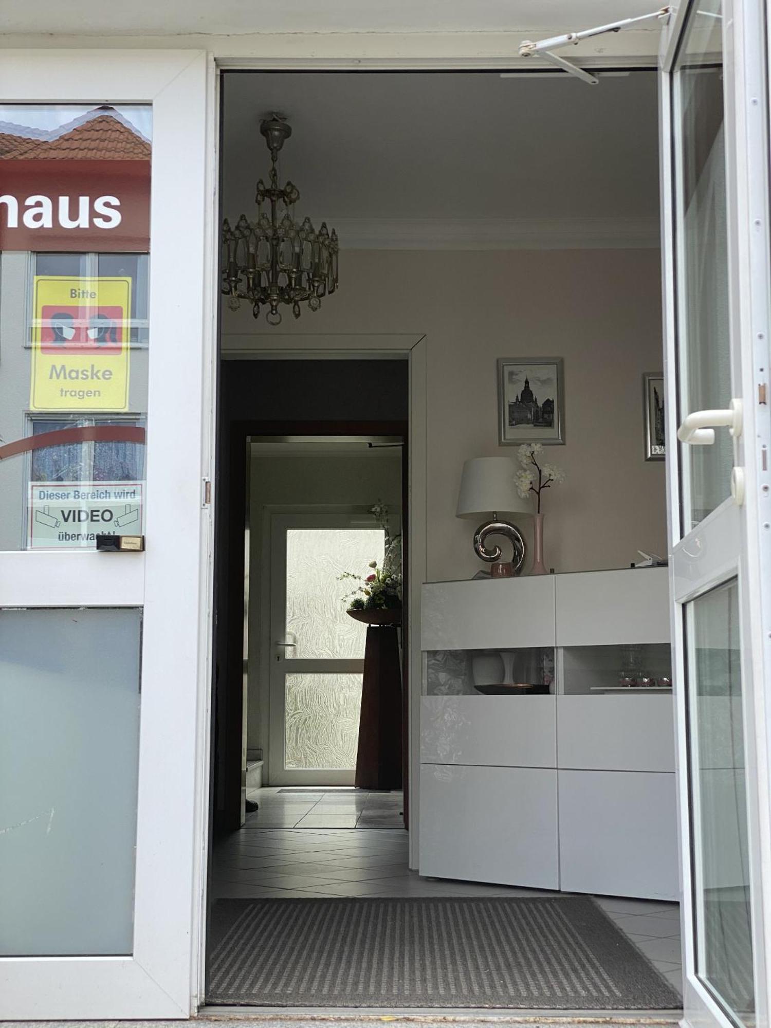 Apartments Und Zimmer Gaestehaus Matthias Дрезден Екстериор снимка