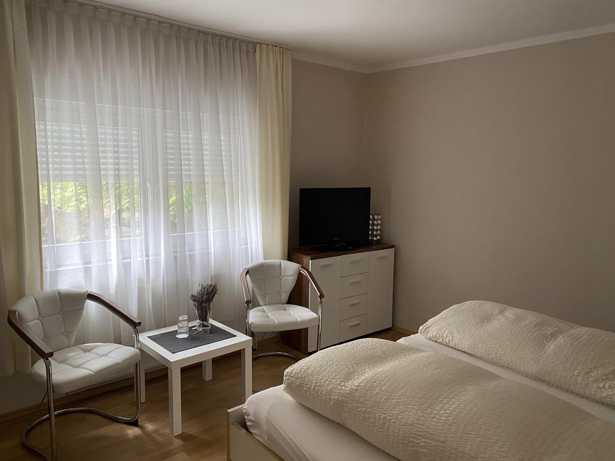 Apartments Und Zimmer Gaestehaus Matthias Дрезден Стая снимка