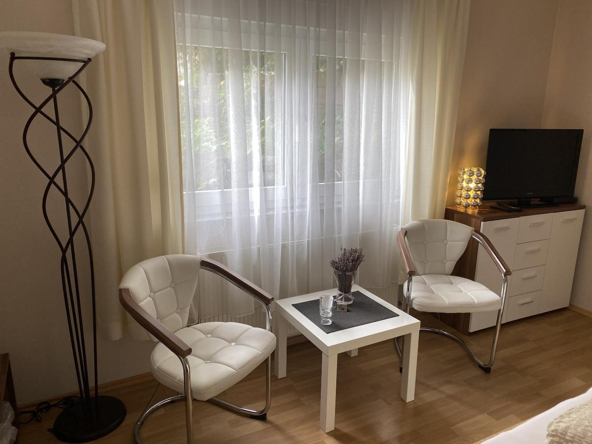 Apartments Und Zimmer Gaestehaus Matthias Дрезден Екстериор снимка