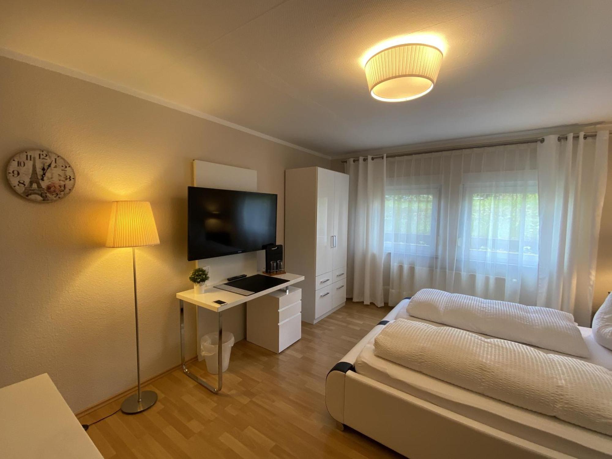 Apartments Und Zimmer Gaestehaus Matthias Дрезден Стая снимка