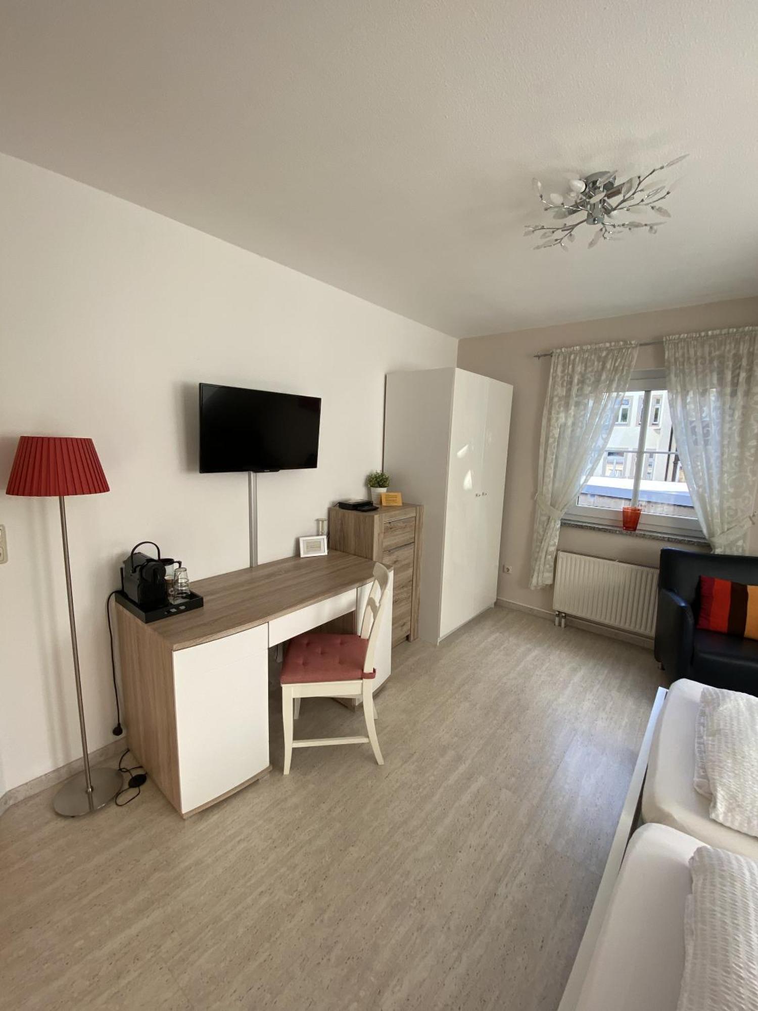 Apartments Und Zimmer Gaestehaus Matthias Дрезден Стая снимка