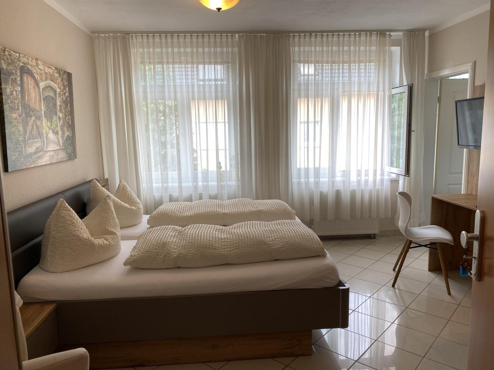Apartments Und Zimmer Gaestehaus Matthias Дрезден Стая снимка