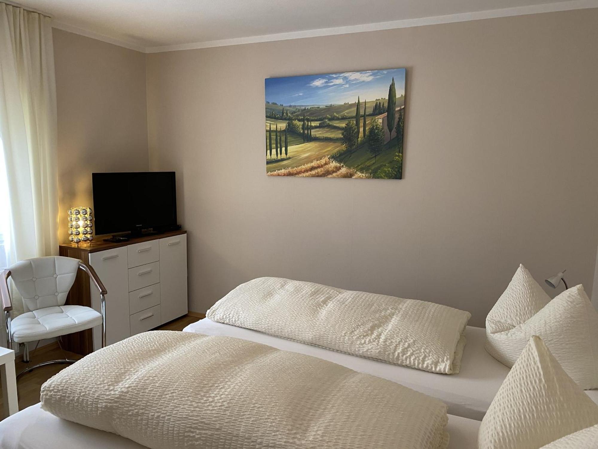 Apartments Und Zimmer Gaestehaus Matthias Дрезден Стая снимка