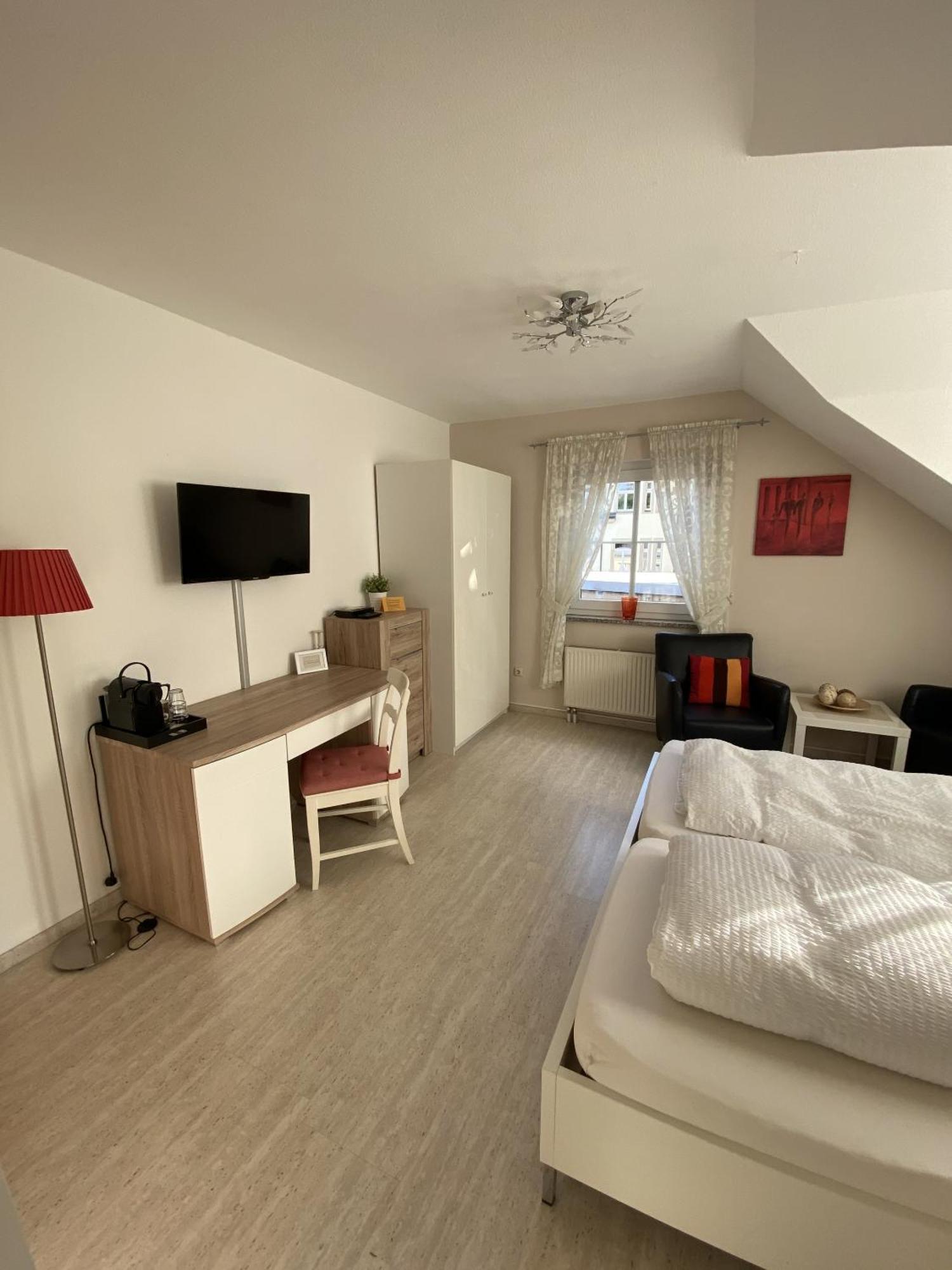Apartments Und Zimmer Gaestehaus Matthias Дрезден Стая снимка