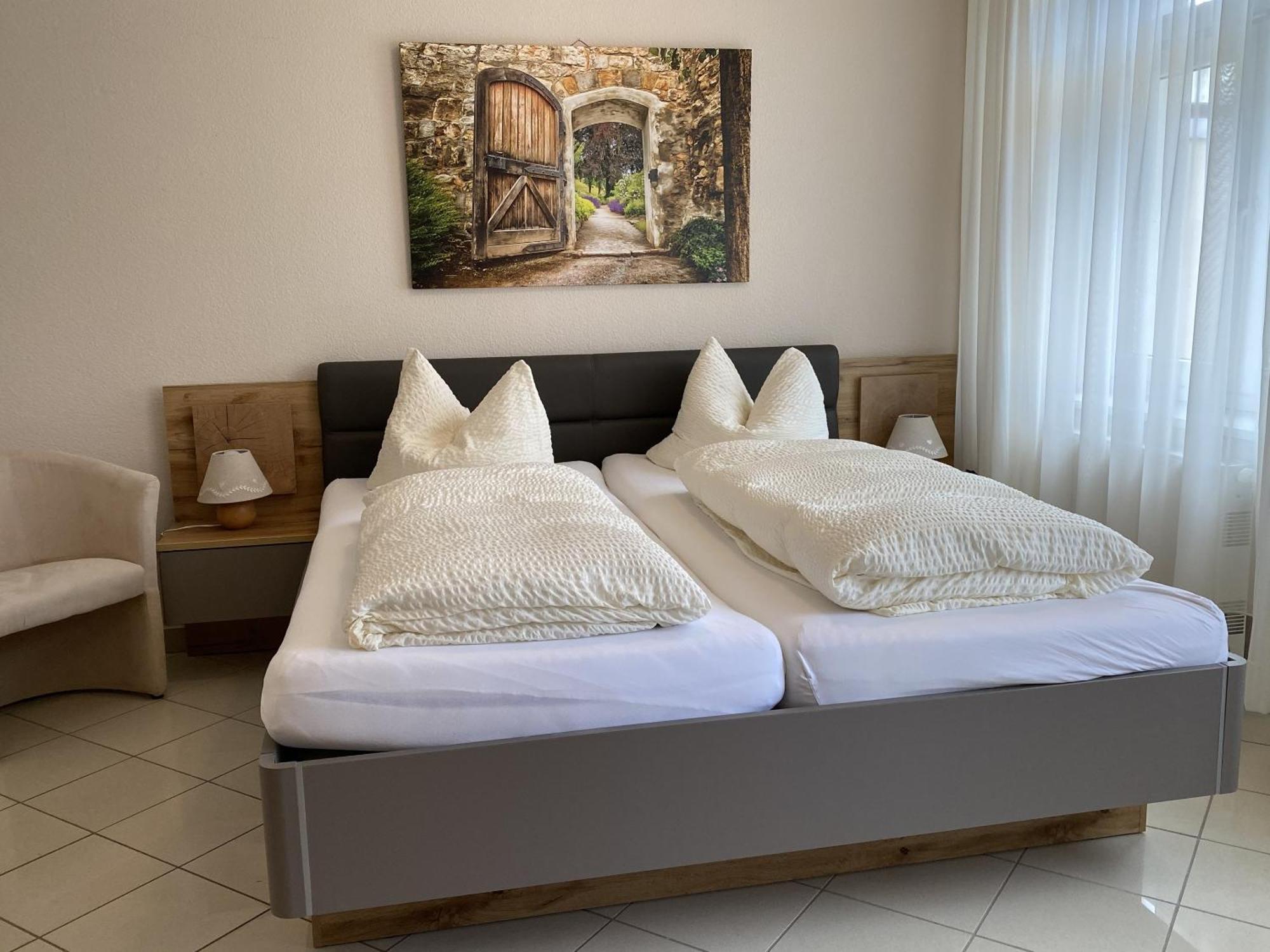 Apartments Und Zimmer Gaestehaus Matthias Дрезден Стая снимка