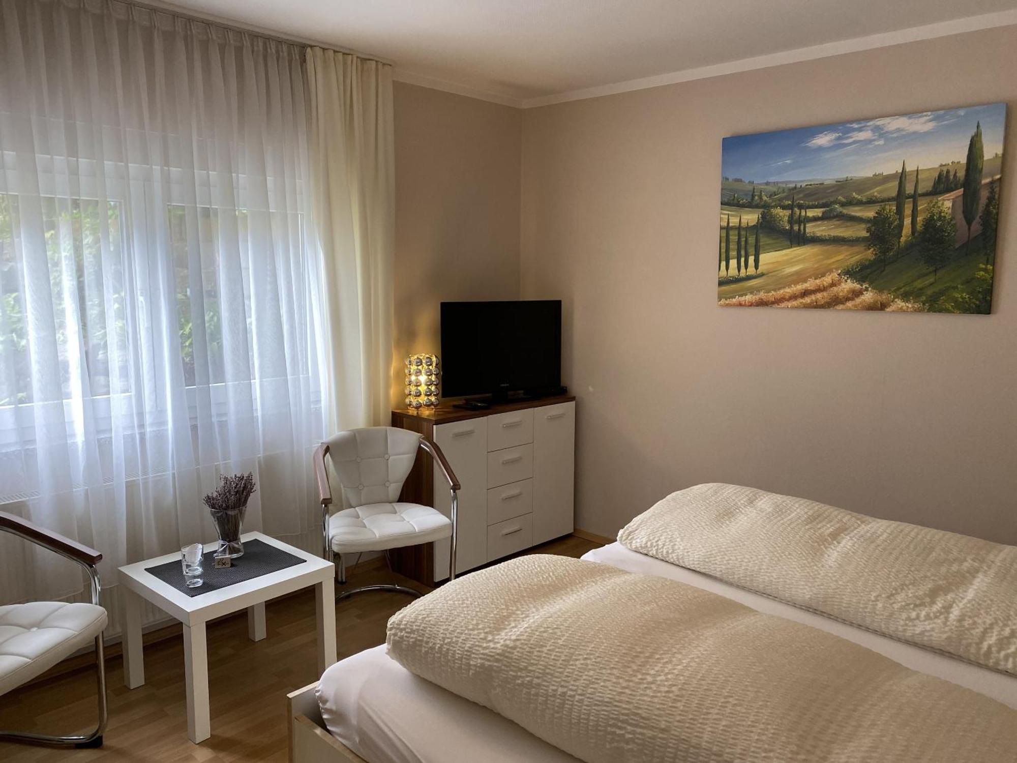 Apartments Und Zimmer Gaestehaus Matthias Дрезден Екстериор снимка