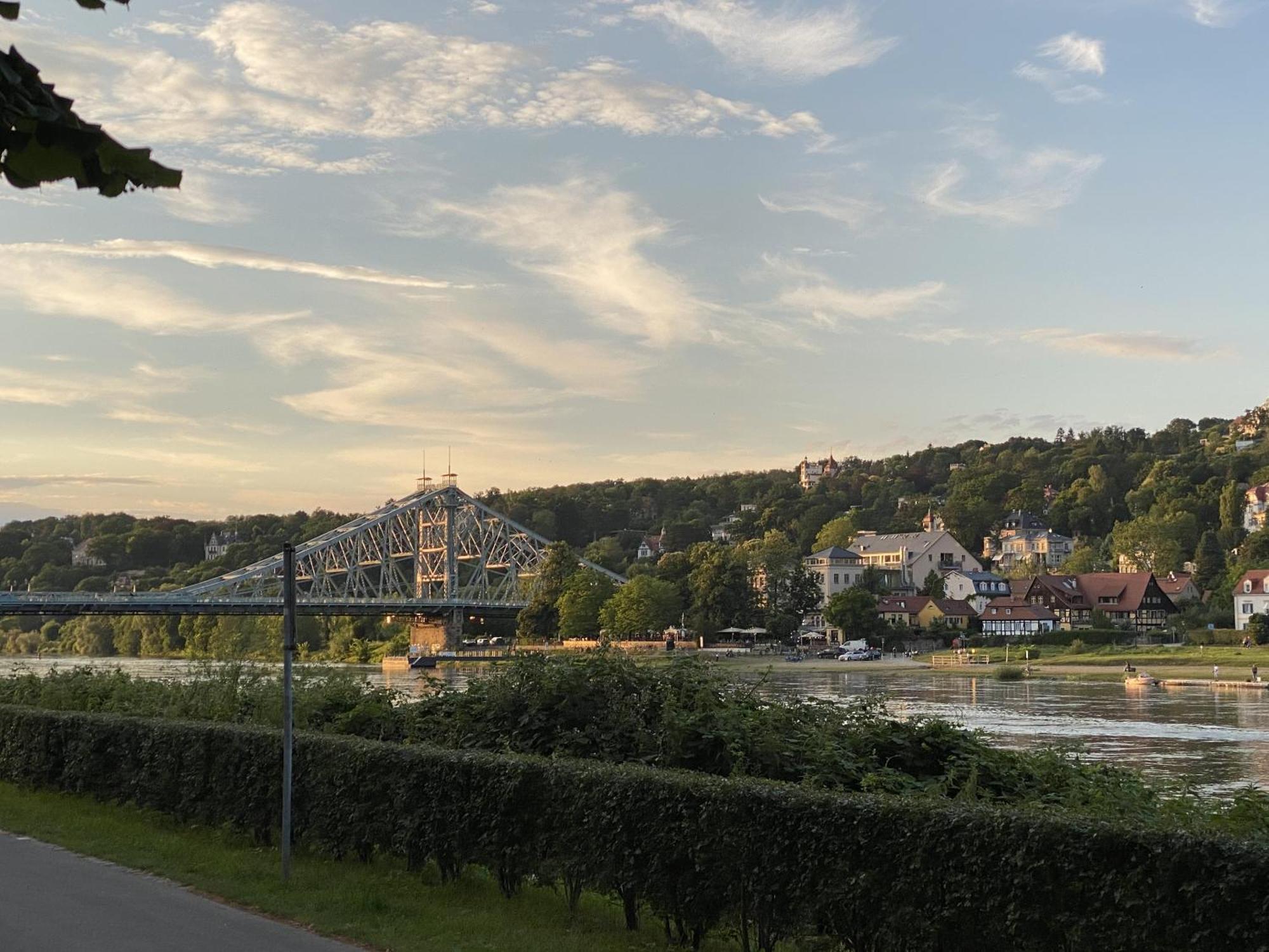 Apartments Und Zimmer Gaestehaus Matthias Дрезден Екстериор снимка